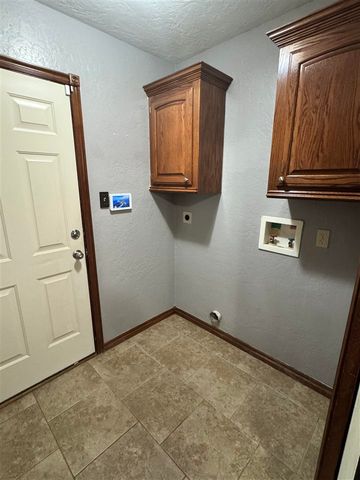 1804 SW Driftwood Dr, Lawton, OK 73505