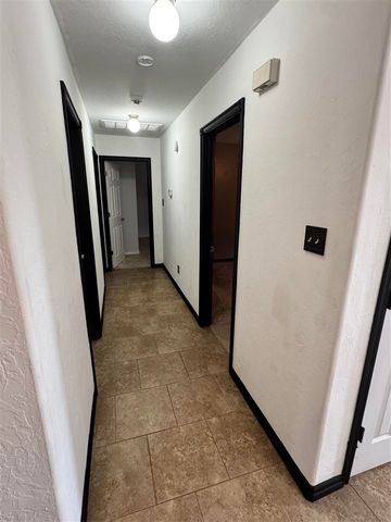 1804 SW Driftwood Dr, Lawton, OK 73505