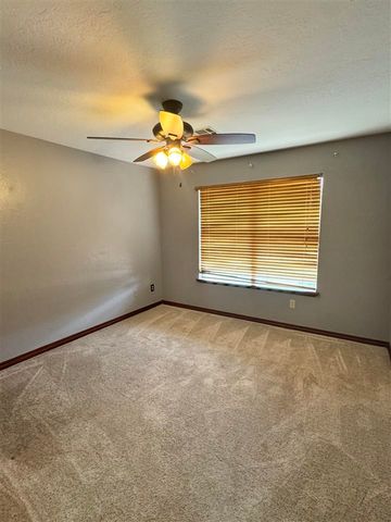 1804 SW Driftwood Dr, Lawton, OK 73505