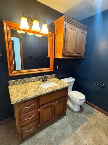 1804 SW Driftwood Dr, Lawton, OK 73505