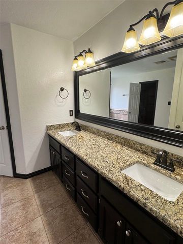 1804 SW Driftwood Dr, Lawton, OK 73505