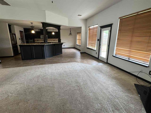 1804 SW Driftwood Dr, Lawton, OK 73505