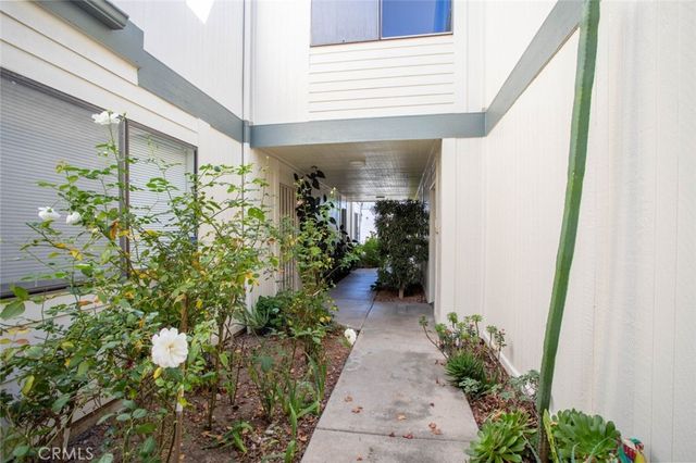 10475 Newhome Avenue 6, Sunland, CA 91040