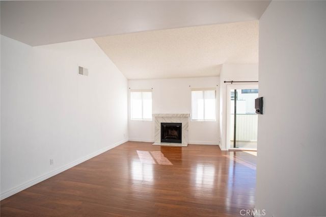 10475 Newhome Avenue 6, Sunland, CA 91040