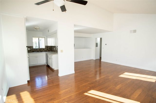 10475 Newhome Avenue 6, Sunland, CA 91040