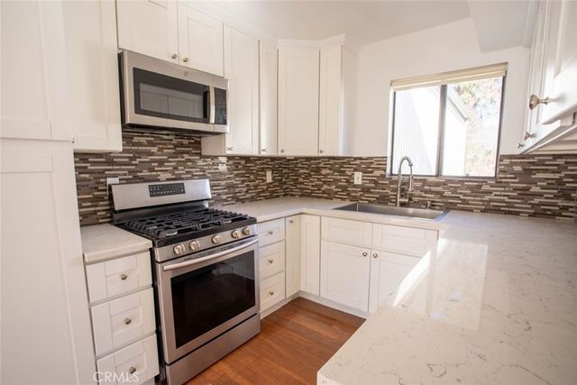 10475 Newhome Avenue 6, Sunland, CA 91040