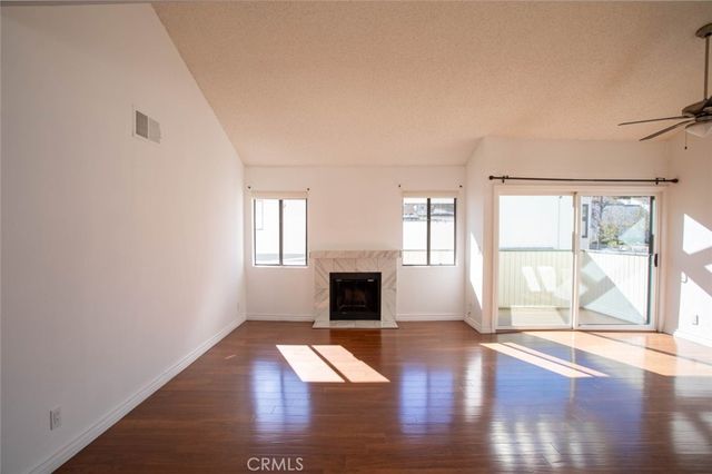 10475 Newhome Avenue 6, Sunland, CA 91040