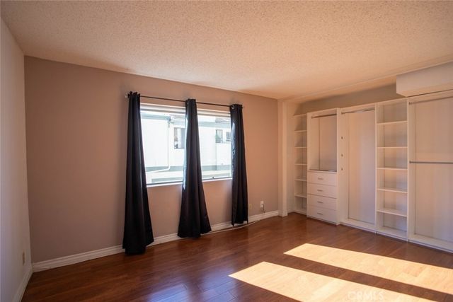 10475 Newhome Avenue 6, Sunland, CA 91040