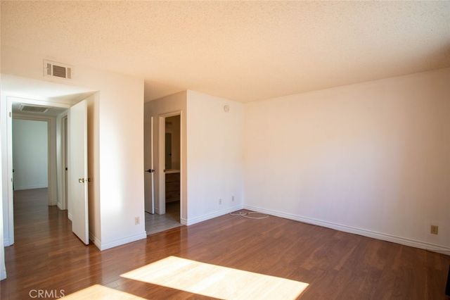 10475 Newhome Avenue 6, Sunland, CA 91040