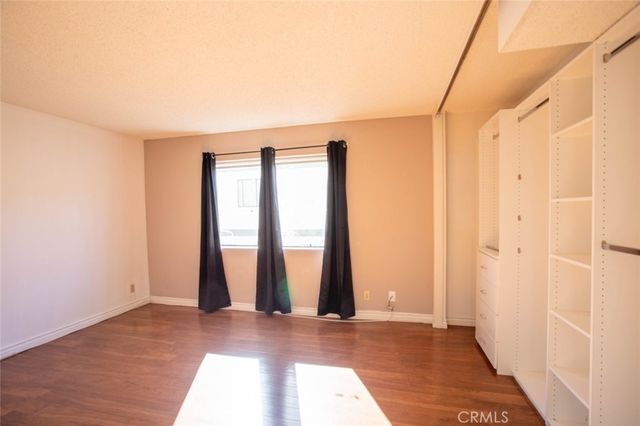 10475 Newhome Avenue 6, Sunland, CA 91040