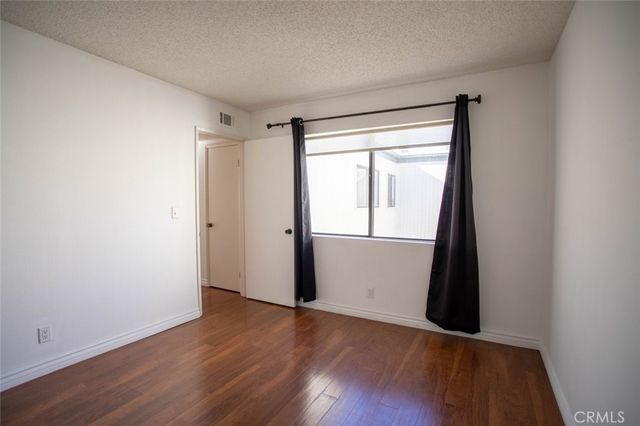 10475 Newhome Avenue 6, Sunland, CA 91040