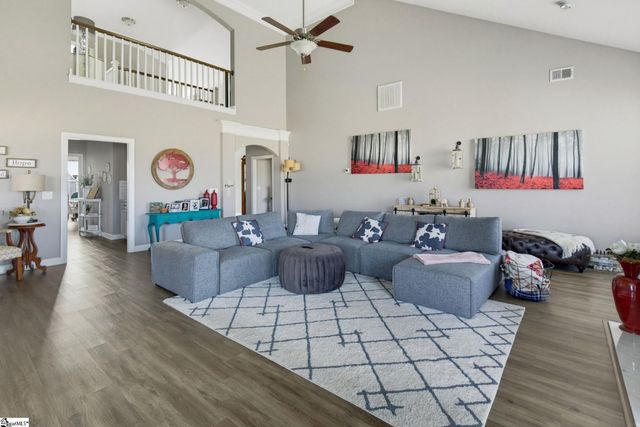 609 Crossmont Way, Simpsonville, SC 29681
