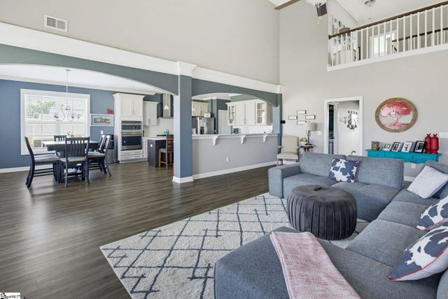 609 Crossmont Way, Simpsonville, SC 29681
