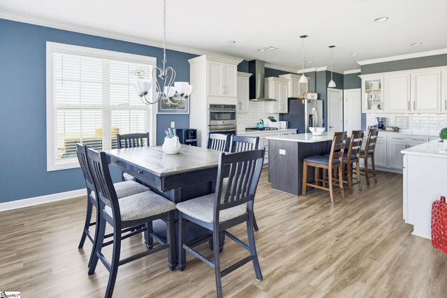 609 Crossmont Way, Simpsonville, SC 29681