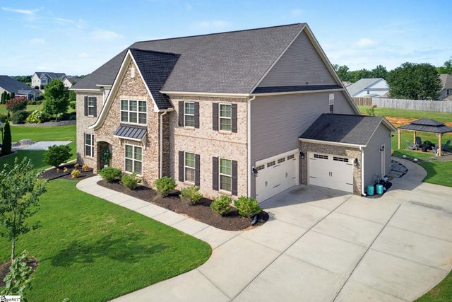 609 Crossmont Way, Simpsonville, SC 29681