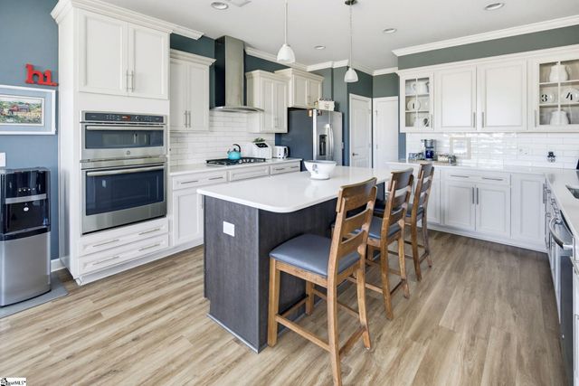 609 Crossmont Way, Simpsonville, SC 29681