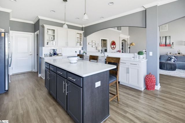 609 Crossmont Way, Simpsonville, SC 29681