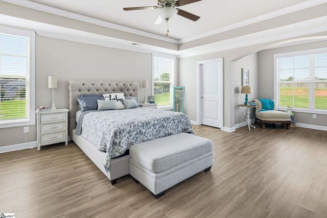 609 Crossmont Way, Simpsonville, SC 29681