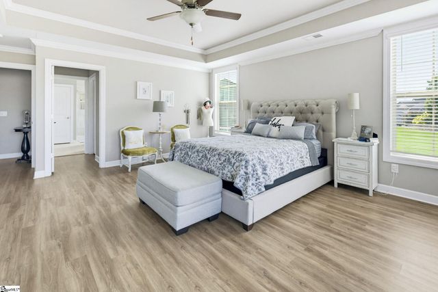 609 Crossmont Way, Simpsonville, SC 29681
