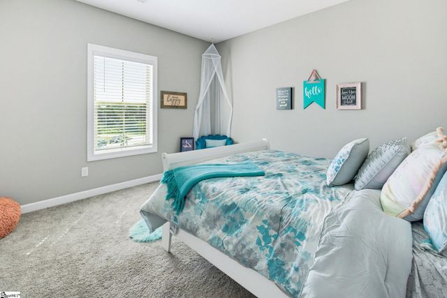 609 Crossmont Way, Simpsonville, SC 29681