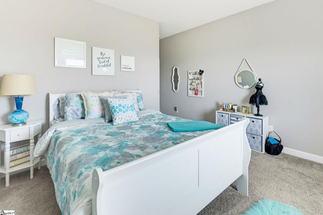 609 Crossmont Way, Simpsonville, SC 29681