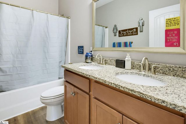 609 Crossmont Way, Simpsonville, SC 29681