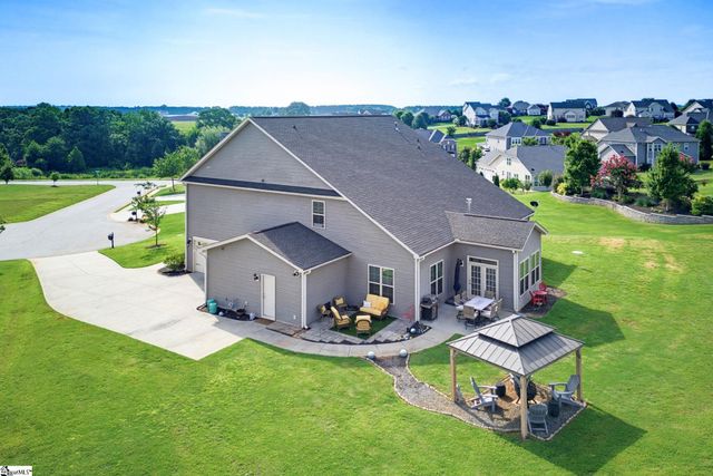 609 Crossmont Way, Simpsonville, SC 29681
