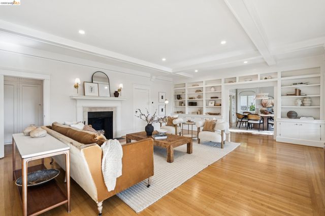 67 Lincoln Ave, Piedmont, CA 94611