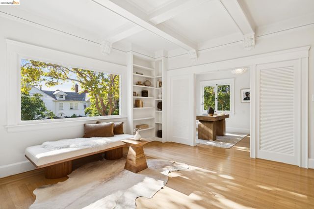 67 Lincoln Ave, Piedmont, CA 94611