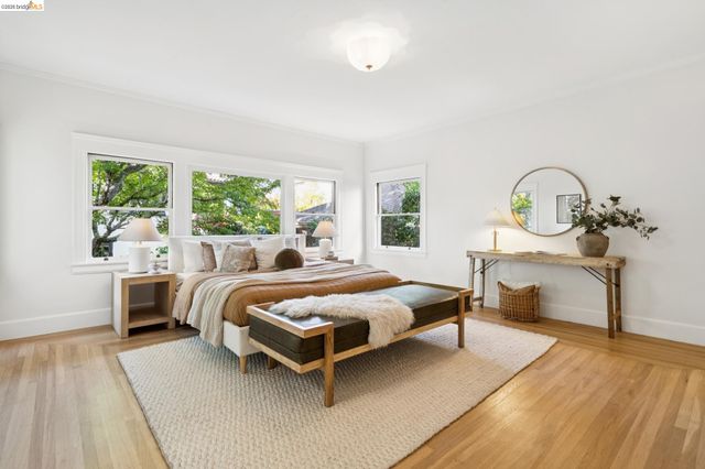 67 Lincoln Ave, Piedmont, CA 94611