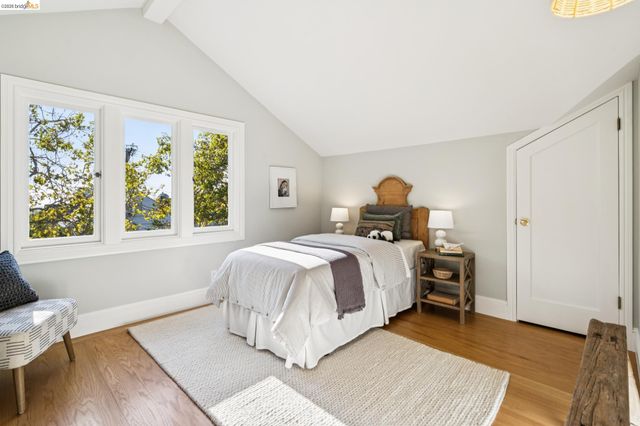 67 Lincoln Ave, Piedmont, CA 94611