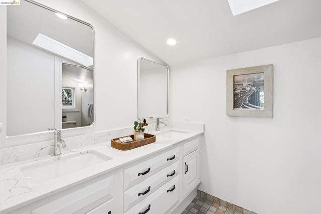 67 Lincoln Ave, Piedmont, CA 94611