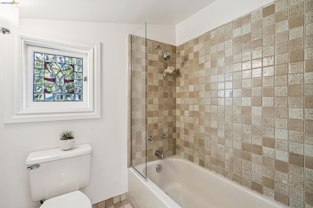 67 Lincoln Ave, Piedmont, CA 94611