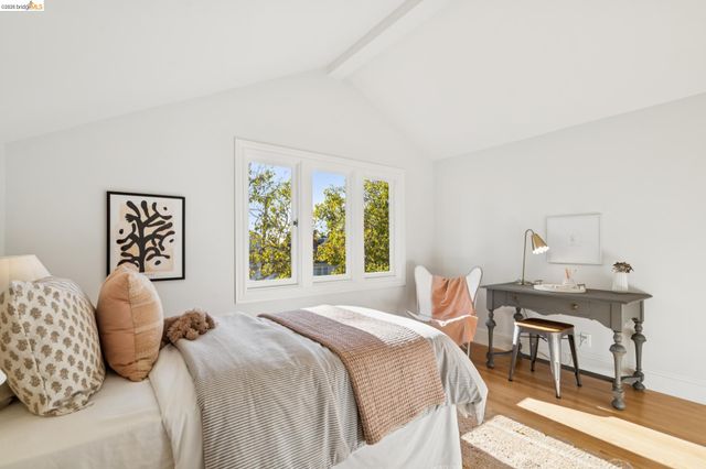 67 Lincoln Ave, Piedmont, CA 94611