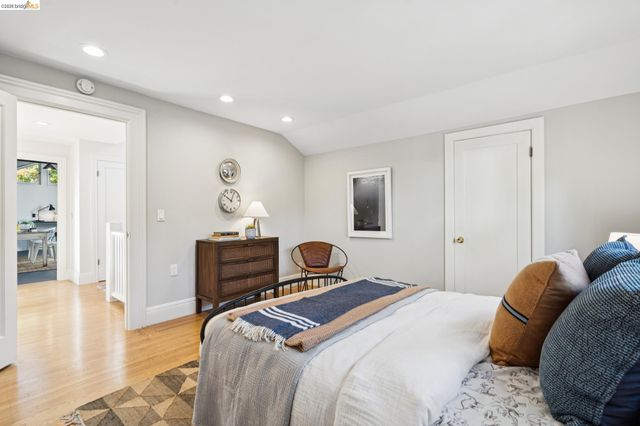 67 Lincoln Ave, Piedmont, CA 94611