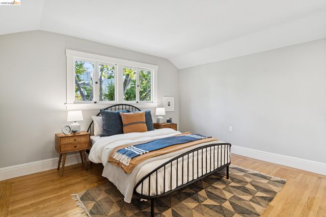 67 Lincoln Ave, Piedmont, CA 94611