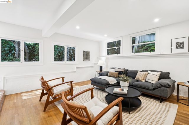 67 Lincoln Ave, Piedmont, CA 94611