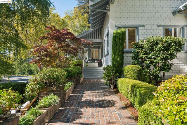 67 Lincoln Ave, Piedmont, CA 94611
