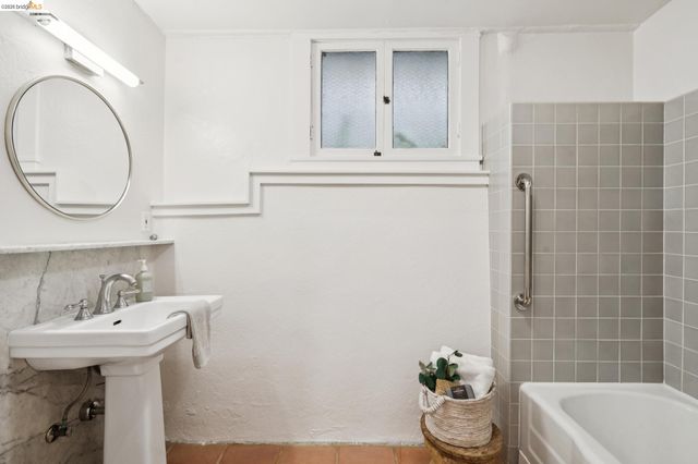 67 Lincoln Ave, Piedmont, CA 94611
