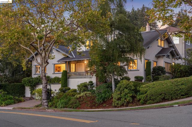 67 Lincoln Ave, Piedmont, CA 94611