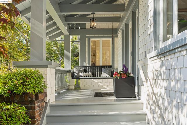 67 Lincoln Ave, Piedmont, CA 94611
