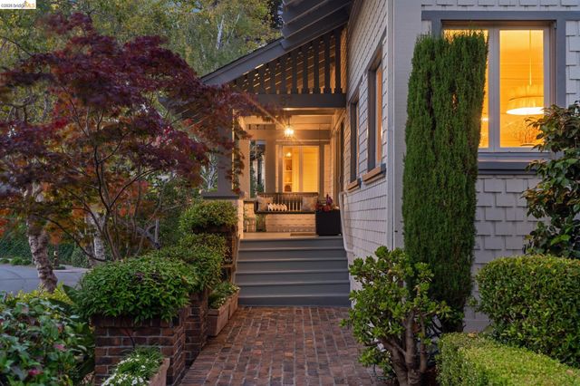 67 Lincoln Ave, Piedmont, CA 94611
