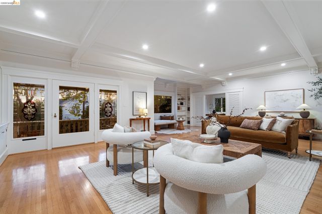 67 Lincoln Ave, Piedmont, CA 94611