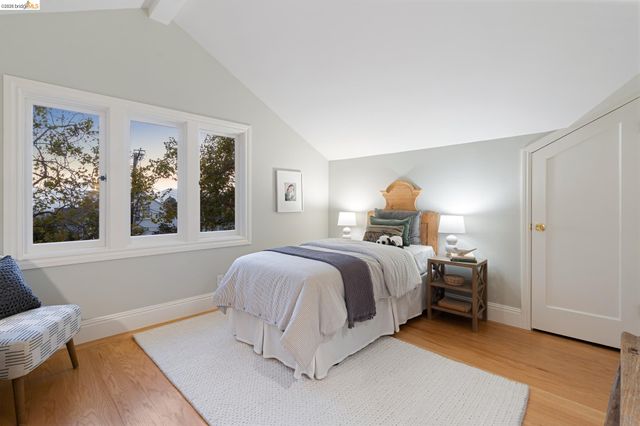 67 Lincoln Ave, Piedmont, CA 94611
