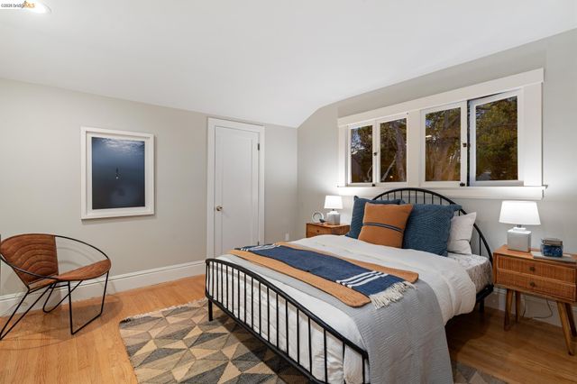 67 Lincoln Ave, Piedmont, CA 94611