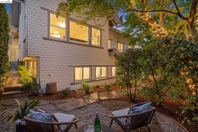 67 Lincoln Ave, Piedmont, CA 94611