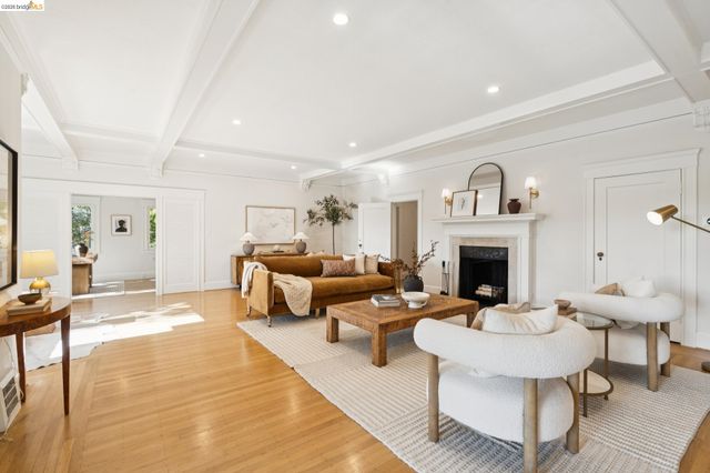 67 Lincoln Ave, Piedmont, CA 94611