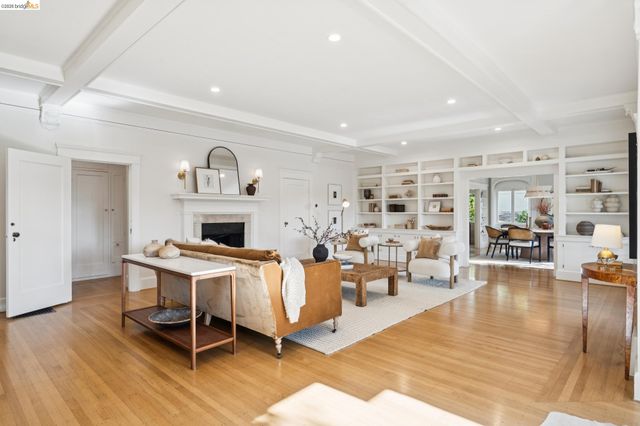 67 Lincoln Ave, Piedmont, CA 94611