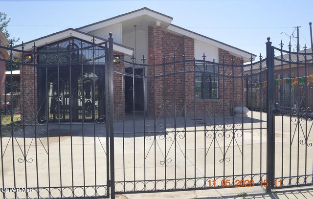 8665 ADRIANA Court, El Paso, TX 79907