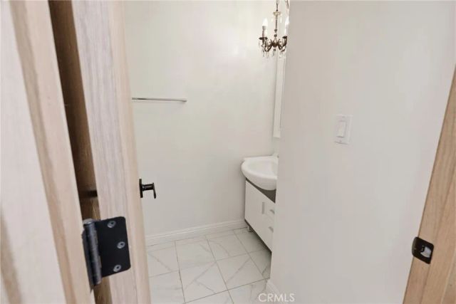 14332 Dickens Street 25, Sherman Oaks, CA 91423